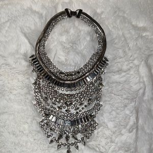 Gorgeous necklace big statement piece